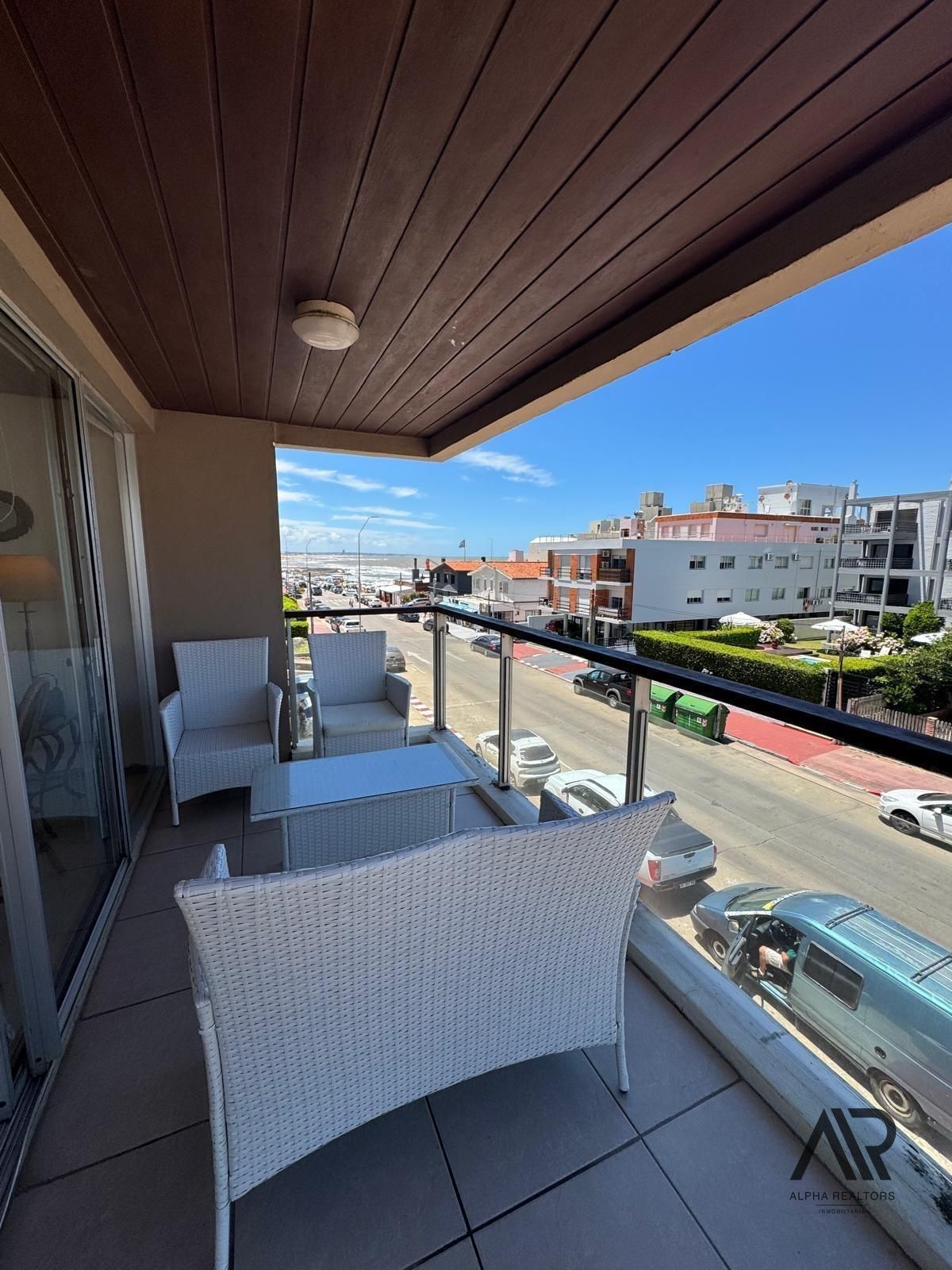 Apartamento en alquiler c/ cochera en Península
