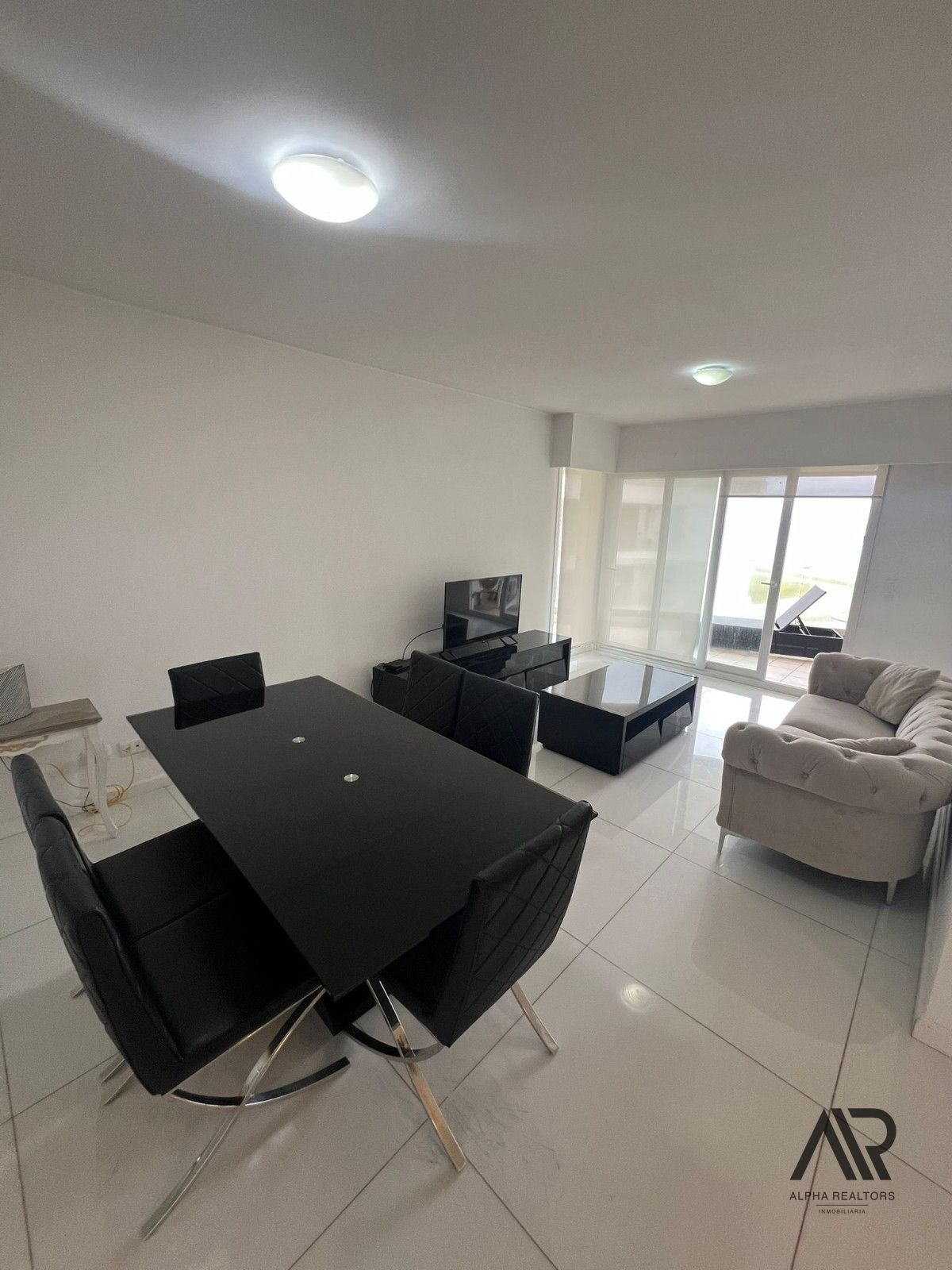 Apartamento en alquiler c/ cochera en Playa Mansa