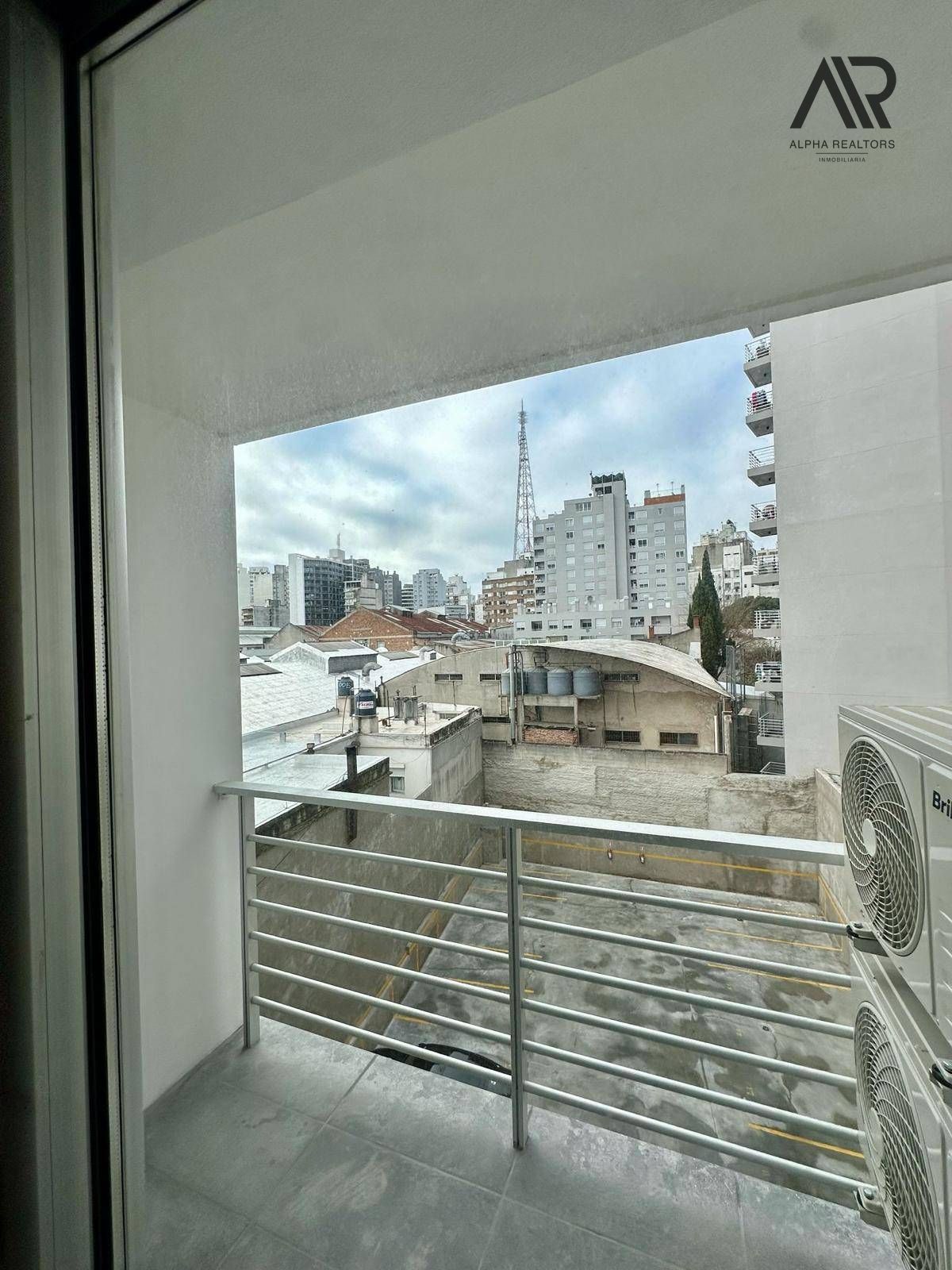 Alquiler Apartamento 1 Dormitorios 1 baño en tres Cruces · Foto 3