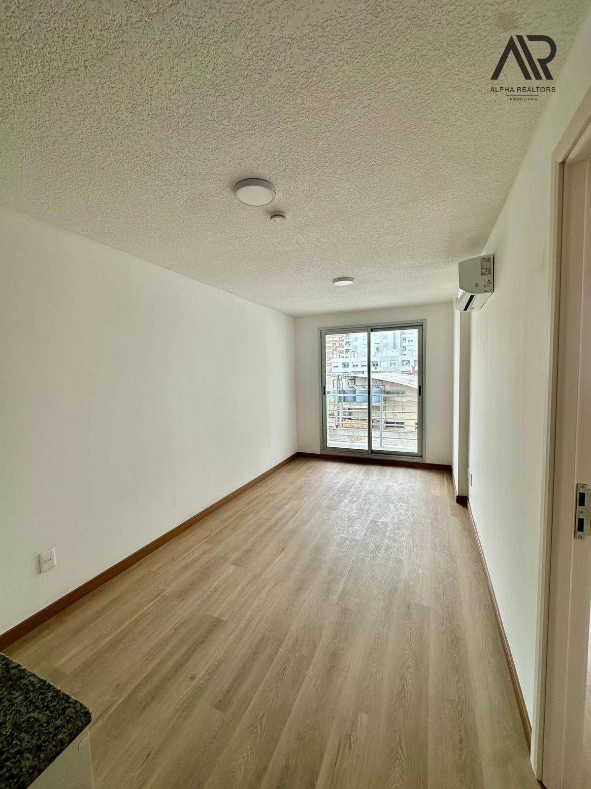 Alquiler Apartamento 1 Dormitorios 1 baño en tres Cruces · Foto 2