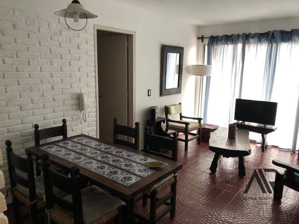Apartamento en Alquiler Anual c/ cochera en Rambla parada 13. 3 dorm. Gje.