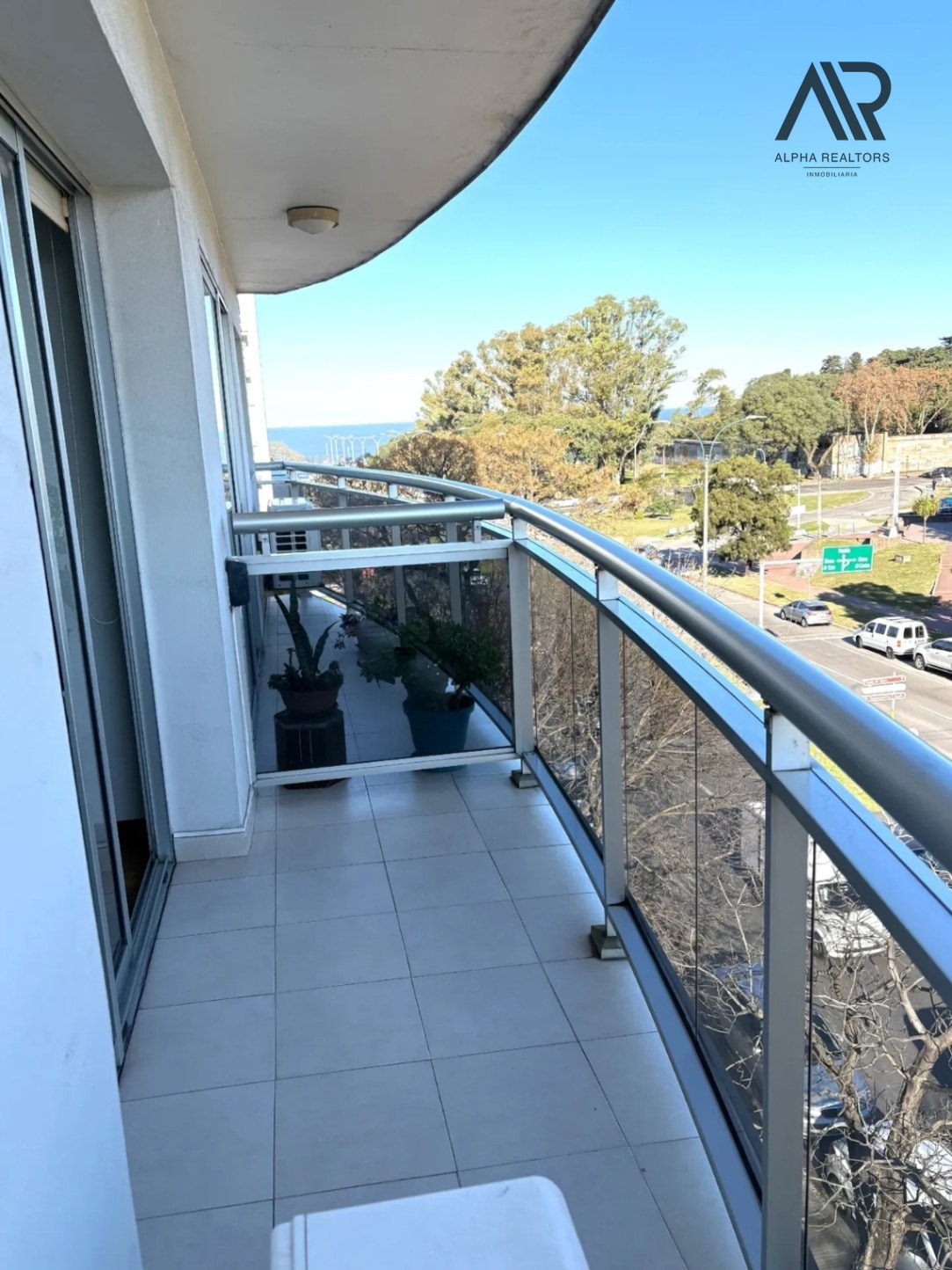 Apartamento en venta c/ cochera en Buceo