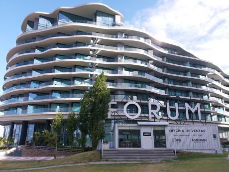 Apartamento 3 Dormitorios Y Serv. Completo