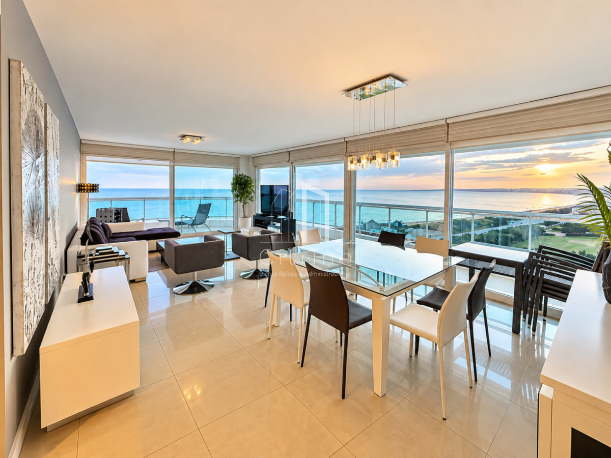 APARTAMENTO EN ALQUILER CON VISTA A ISLA GORRITI TORRE AQUARELA PUNTA DEL ESTE 3 DORMITORIOS EN SUITE + DEPENDENCIA · Photo 3