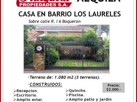 Casa En Barrio Los Laureles!