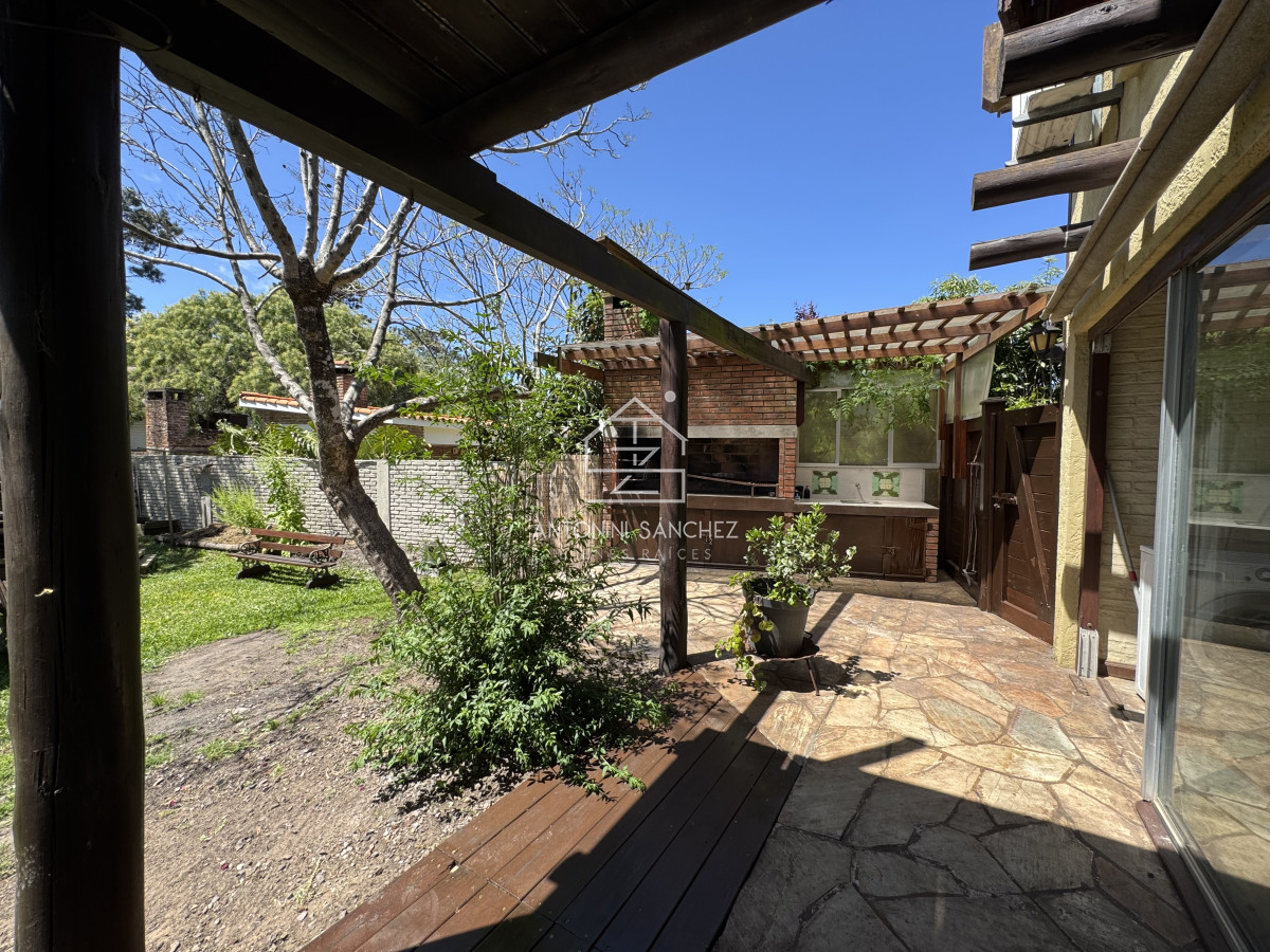 Casa en alquiler en Pinares