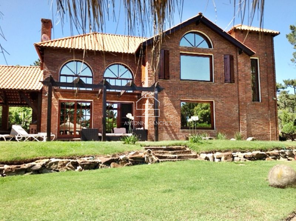 Departamento en venta bajo precio de mercado en Pinares