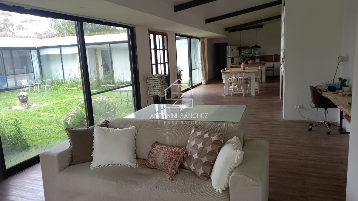 Alquiler y venta de casa de 4 dormitorios en Barrio Privado El Quijote