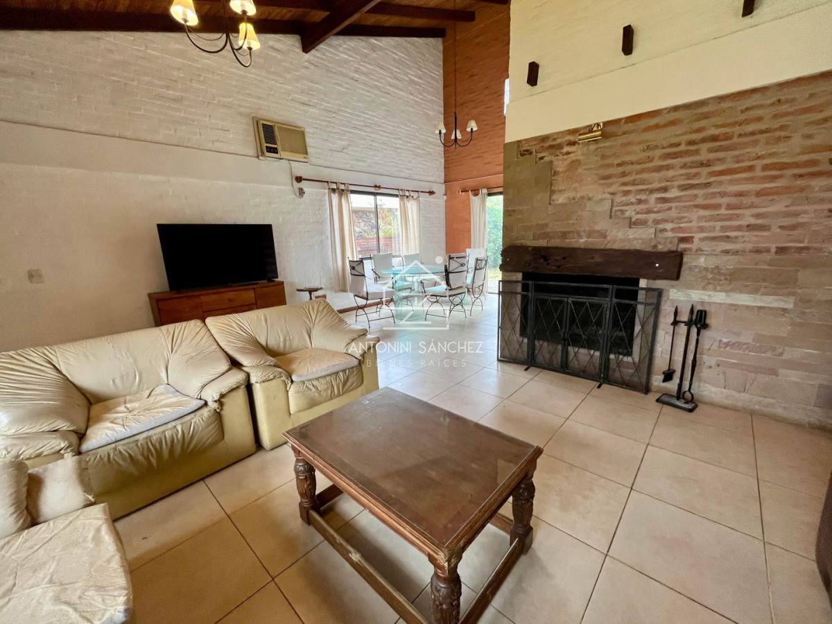 Casa en venta en Cantegril