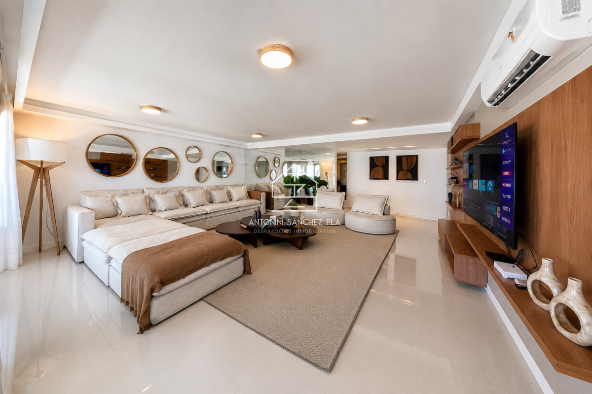 Espectacular Penthouse Duplex con 4 Dormitorios + Dependencia y Terraza con Parrillero, en torre premium de Playa Brava, Punta del Este · Foto 5