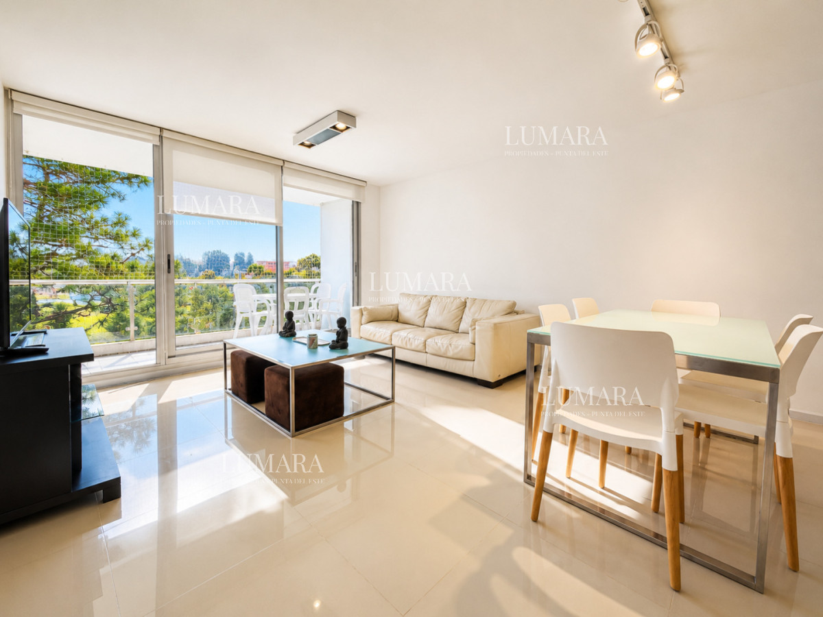 Moderno Apartamento de 2 Dormitorios sobre Roosevelt, a pasos de Playa Brava, en Alquiler Anual · Foto 6