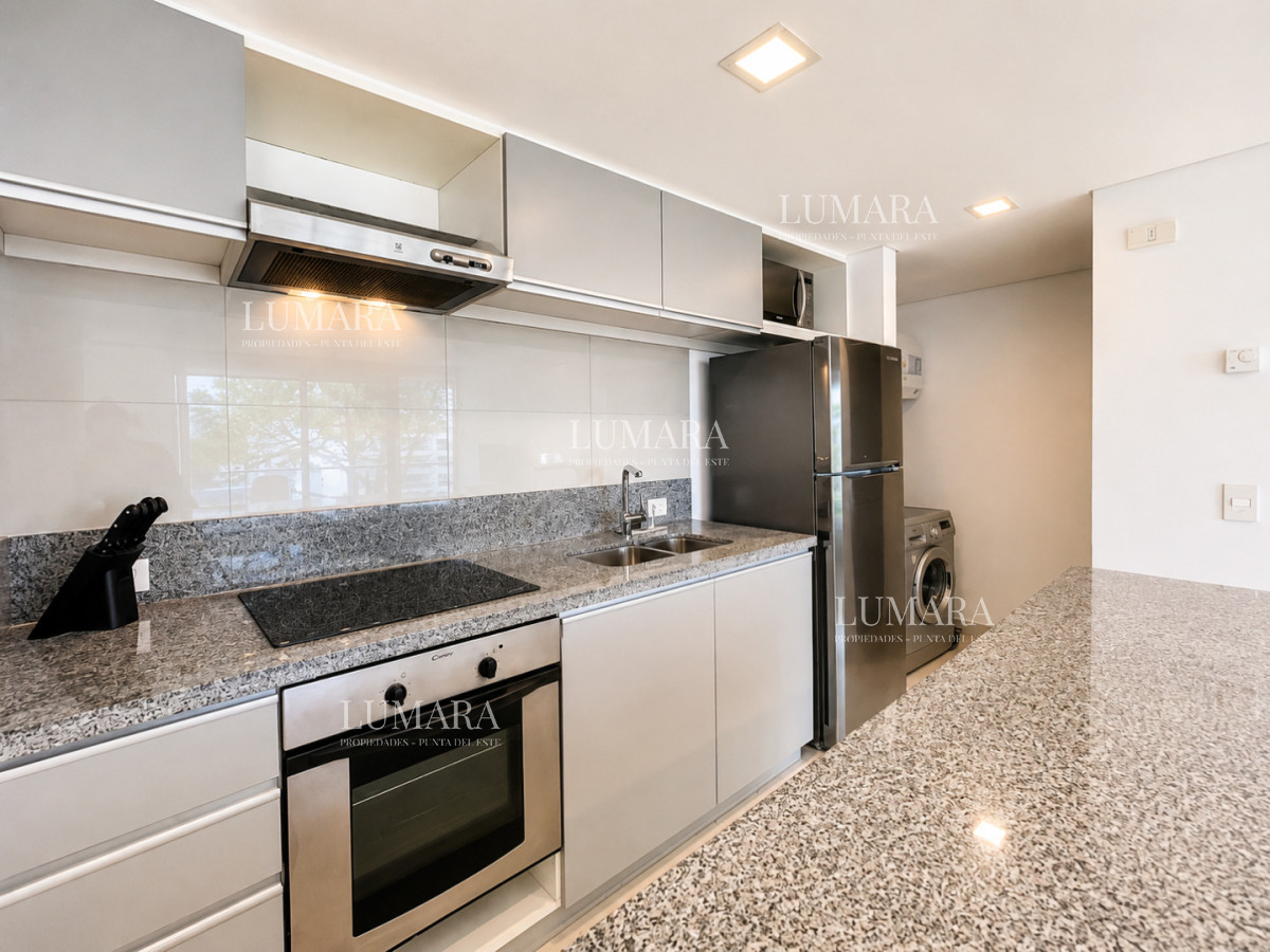 Moderno Apartamento de 2 Dormitorios sobre Roosevelt, a pasos de Playa Brava, en Alquiler Anual · Foto 8