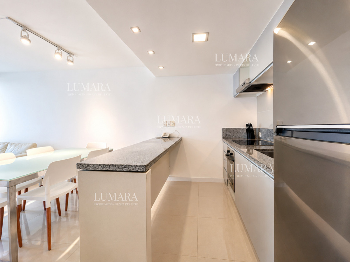 Moderno Apartamento de 2 Dormitorios sobre Roosevelt, a pasos de Playa Brava, en Alquiler Anual · Foto 9