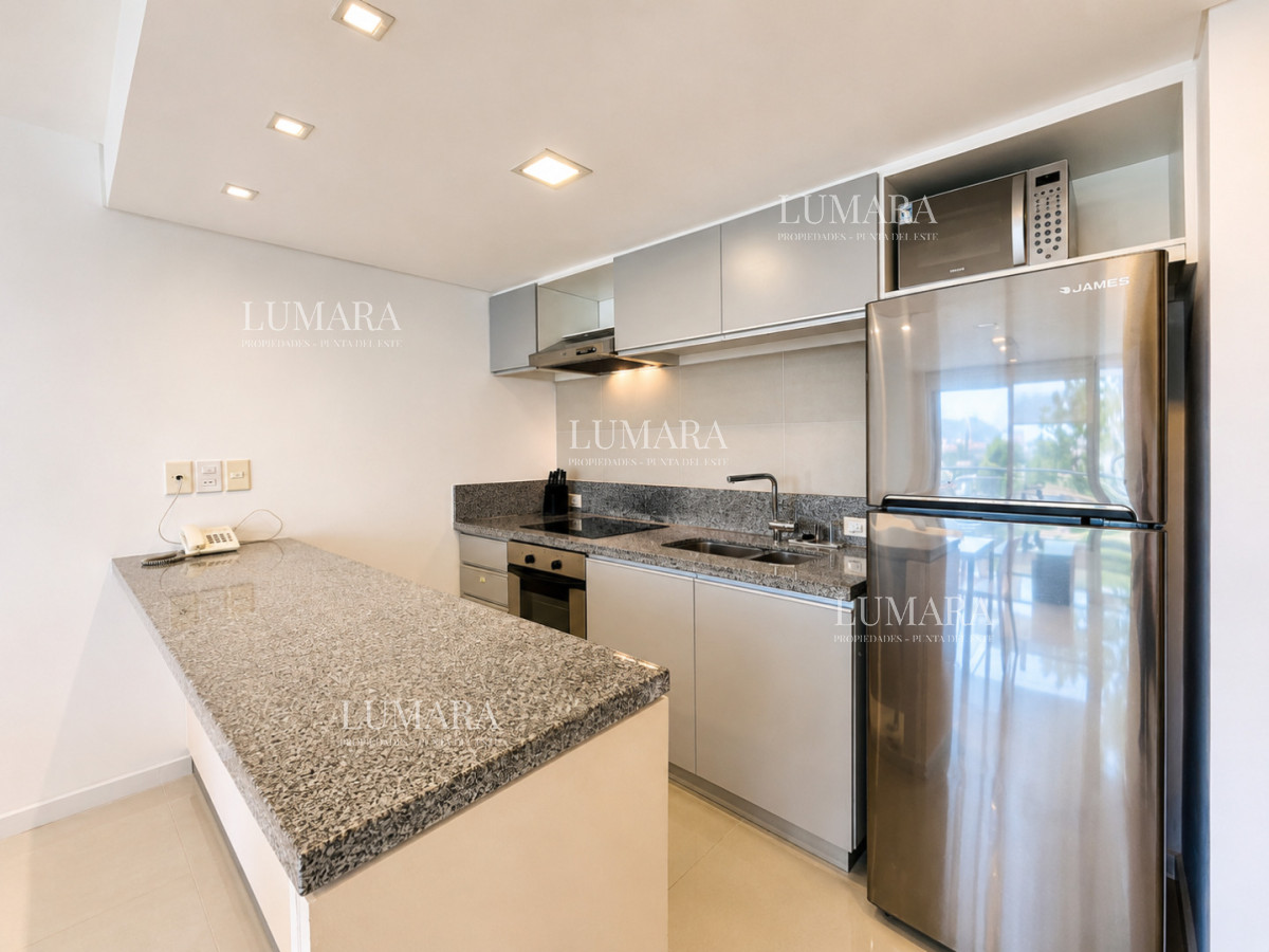 Moderno Apartamento de 2 Dormitorios sobre Roosevelt, a pasos de Playa Brava, en Alquiler Anual · Foto 7