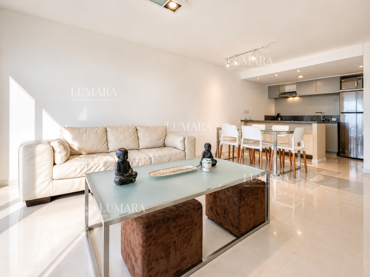 Moderno Apartamento de 2 Dormitorios sobre Roosevelt, a pasos de Playa Brava, en Alquiler Anual · Foto 2