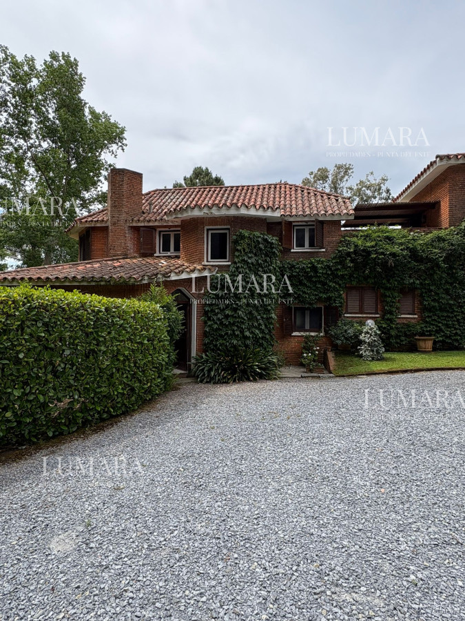 Chalet en Tenis Ranch en Alquiler Anual 3500 usd