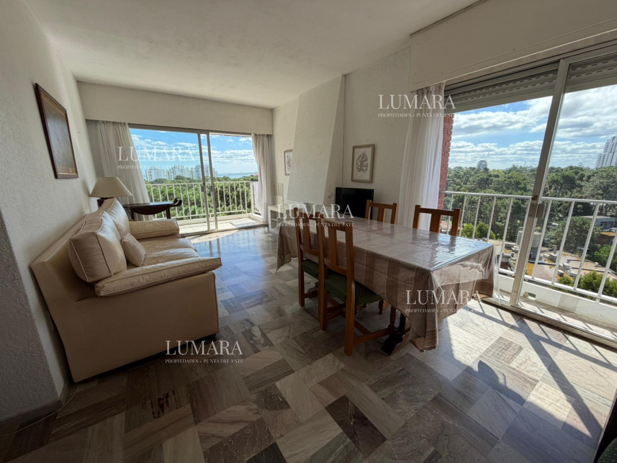 Apartamento 2 dormitorios y medio -  piso alto PUNTA DEL ESTE