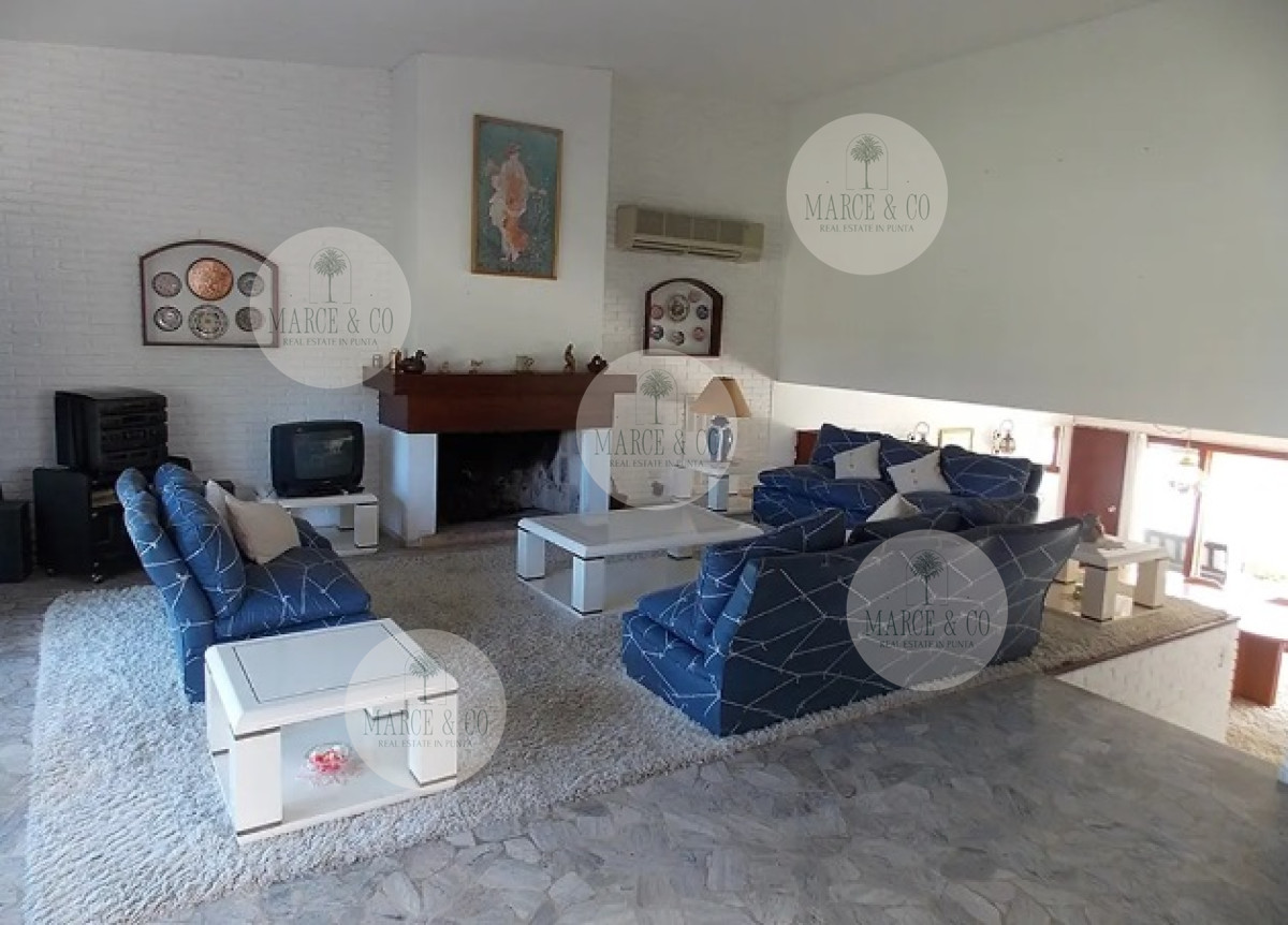 Alquiler Anual Excelente Casa de 4 Dormitorios con Piscina en Playa Mansa · Foto 4