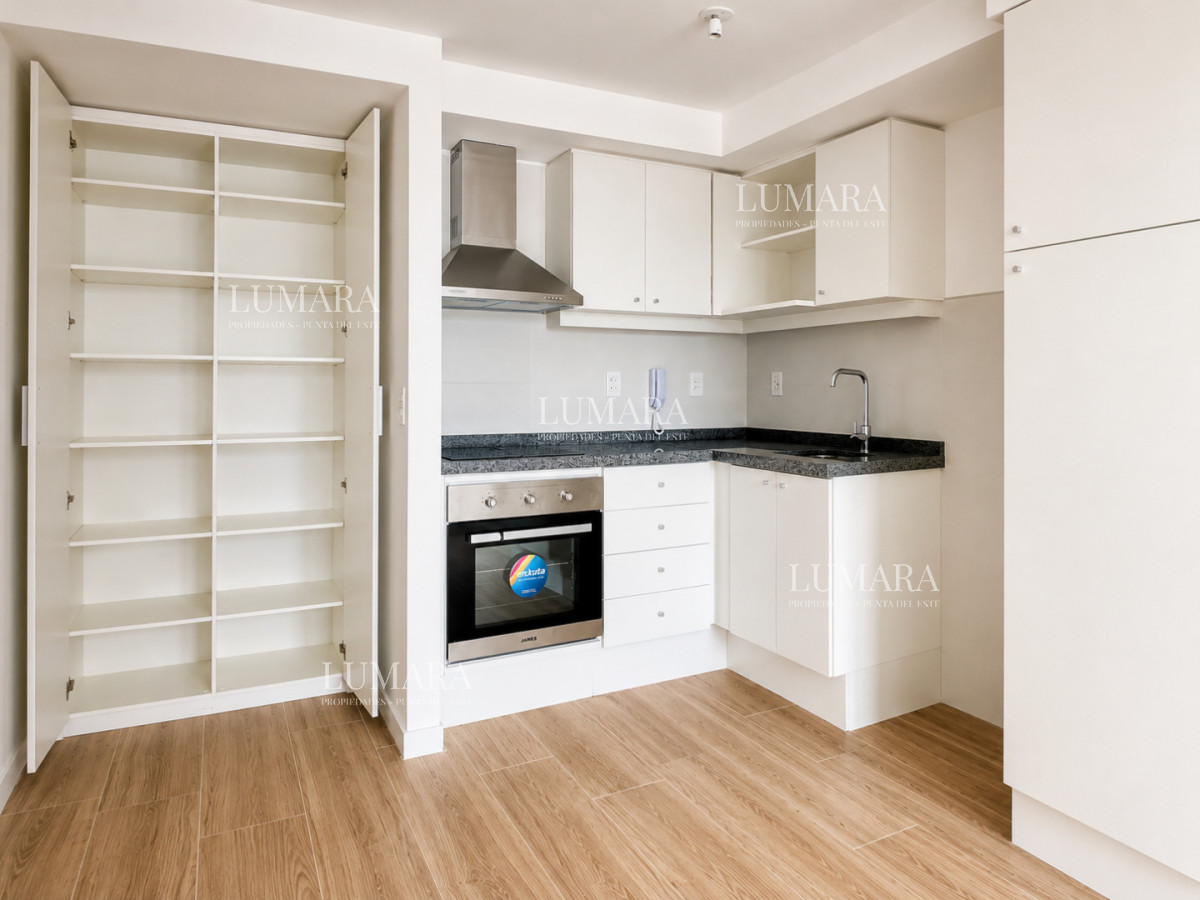 Apartamento de 2 Dormitorios Alquiler Anual, Playa Brava, Punta del Este · Foto 10