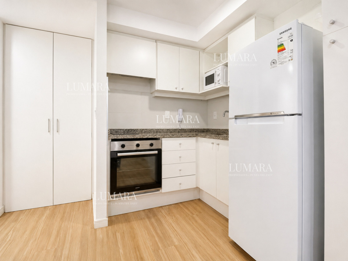 Apartamento de 2 Dormitorios Alquiler Anual, Playa Brava, Punta del Este · Foto 8
