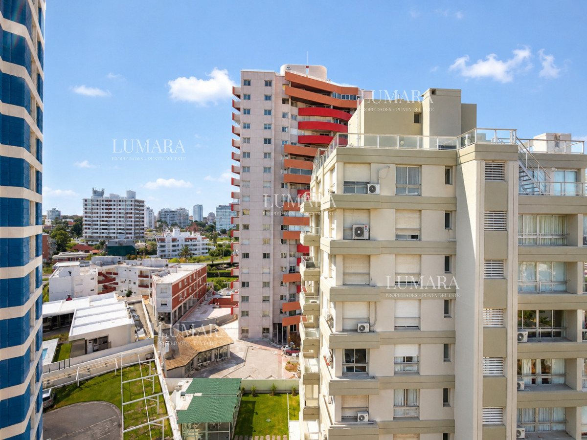 Apartamento de 2 Dormitorios Alquiler Anual, Playa Brava, Punta del Este · Foto 4