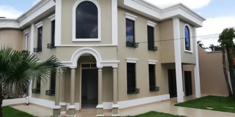 Linda Casa En Alquiler Solo Para Oficinas