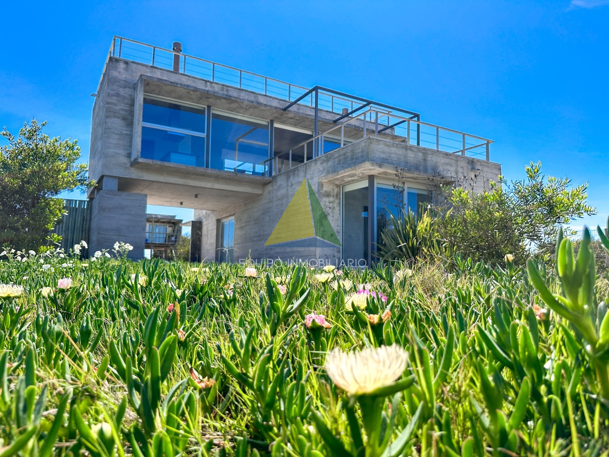Casa en venta de 3 dormitorios frente al mar en La Juanita, Jose Ignacio  - Ref : EQP2526