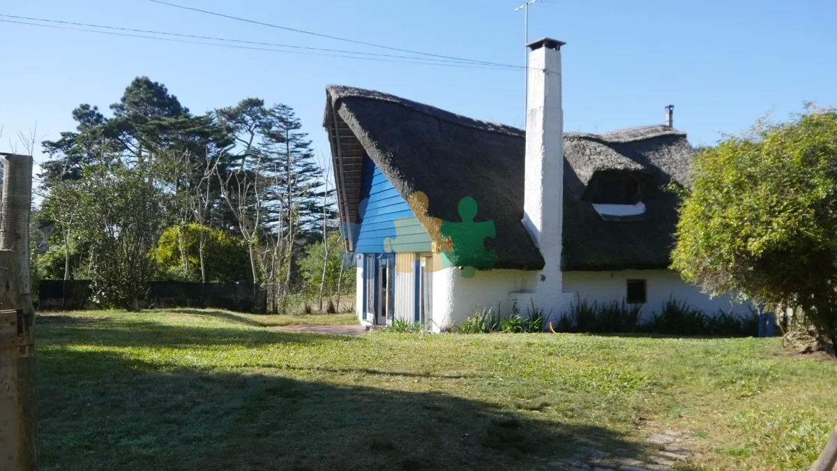 Casa en venta de dos dormitorio y dependencia en Punta del Este - Ref : EQP4320