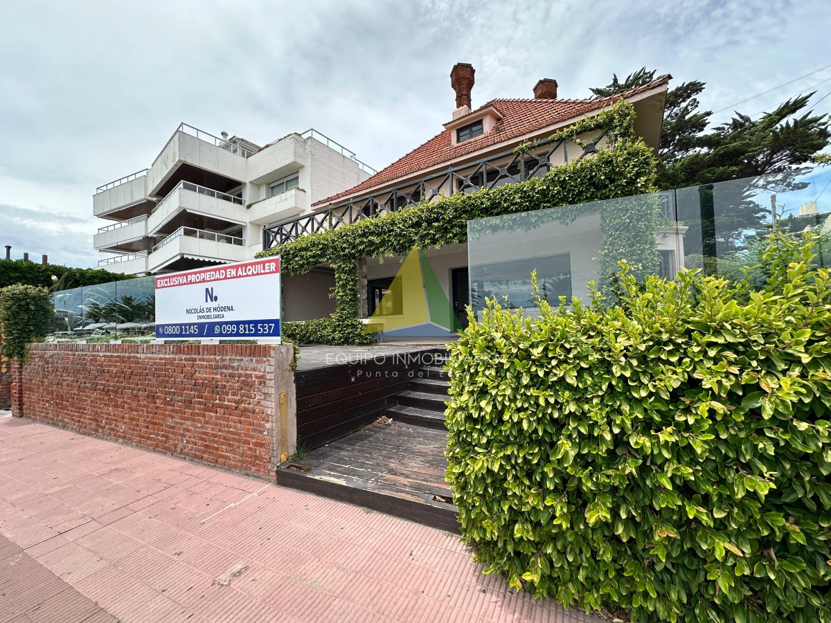 Casa de gran tamaño ubicada a pasos del Mar - Ref : EQP6569 · Foto 2