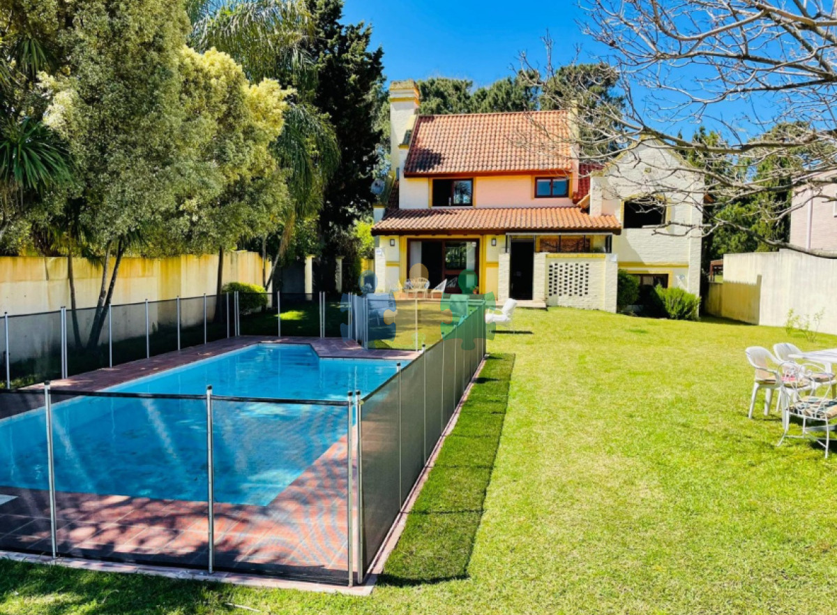Casa en Venta de 4 Dormitorios, en Beverly Hills, Punta del Este - Ref : EQP7093