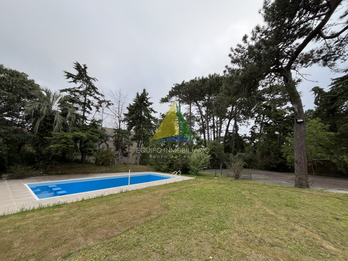 Casa En Venta o alquiler anual, Zona Cantegril. - Ref : EQP7280