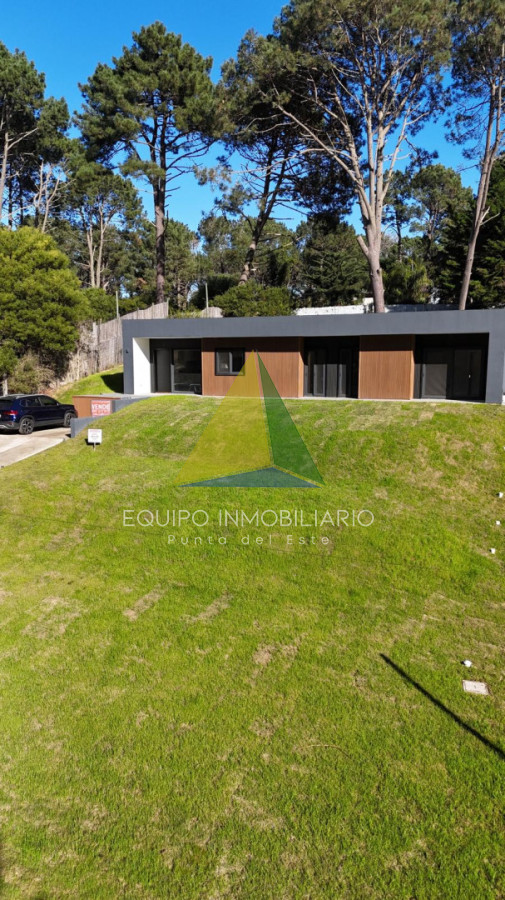 Venta casa en Club del lago Punta Ballena - Ref : EQP8514
