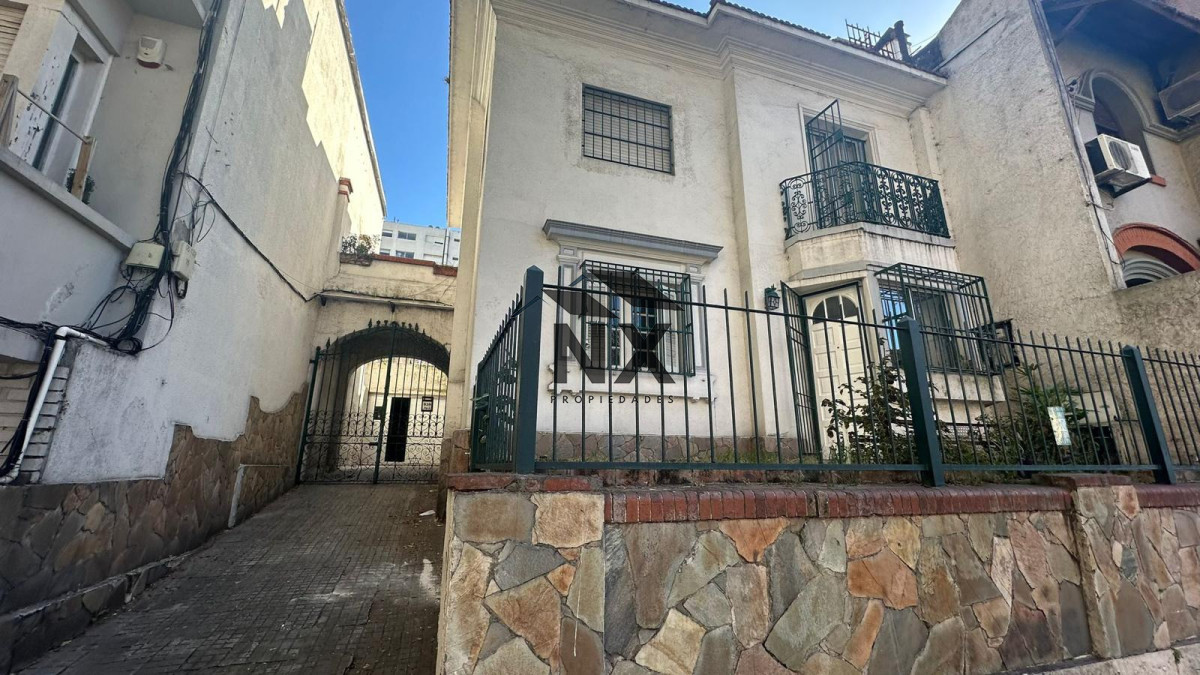 Alquiler Casa 3 Dormitorios Gareje Patio, Punta Carretas Montevideo. H