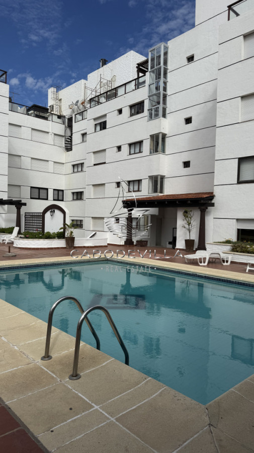 Apartamento de 3 dormitorios en venta y alquiler - Punta del Este
