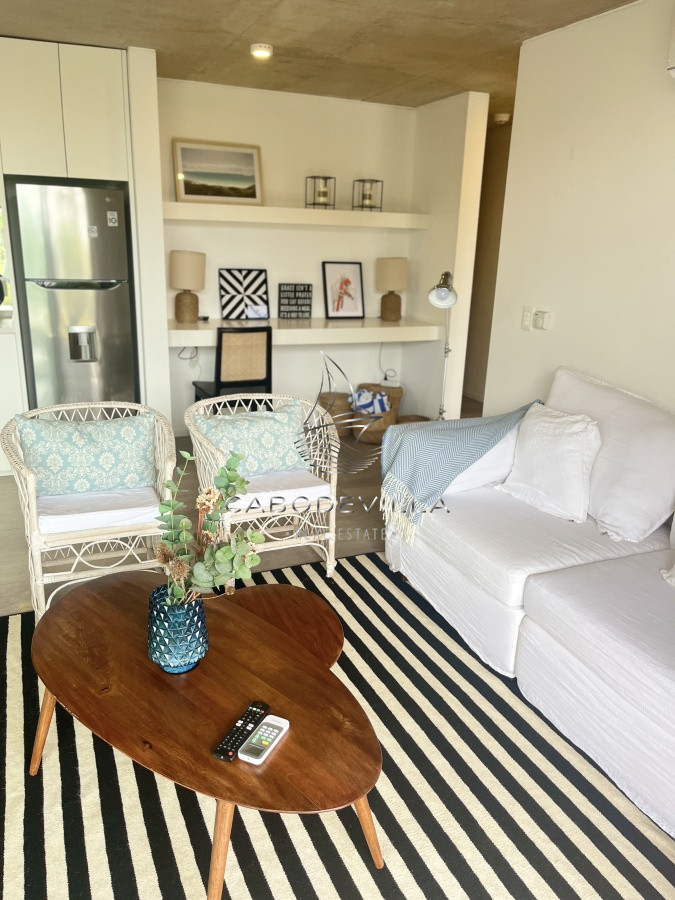 En alquiler anual  apartamento de 2 dormitorios en suite Manantiales Punta del Este · Foto 2
