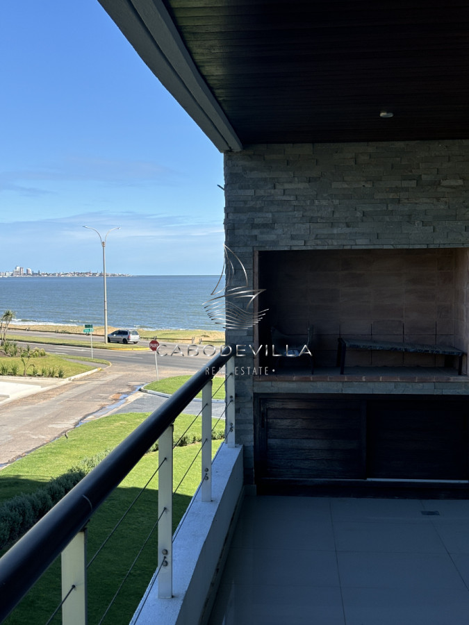 En Venta Y Alquiler adepto De 2 Dormitorios Primera Línea De Playa Mansa