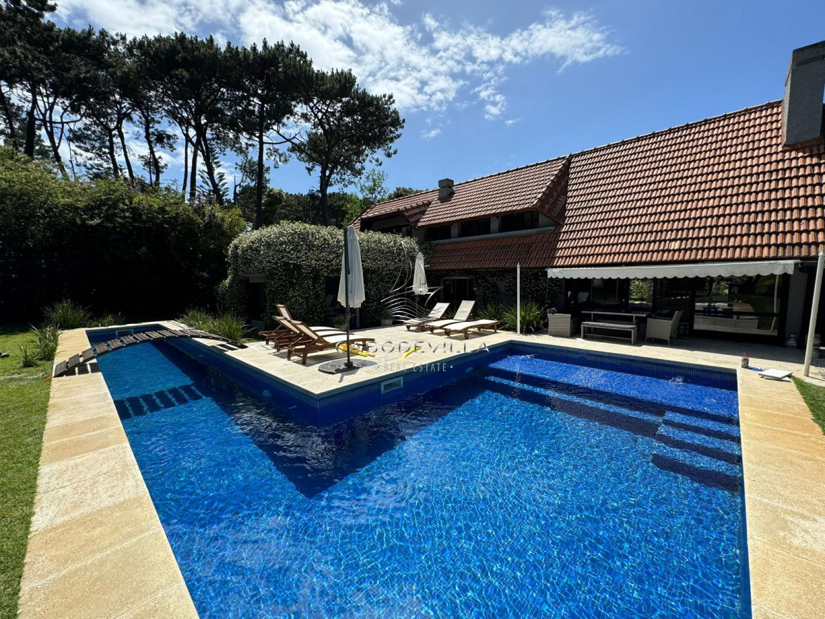 En venta y alquiler   Casa en Punta del Este