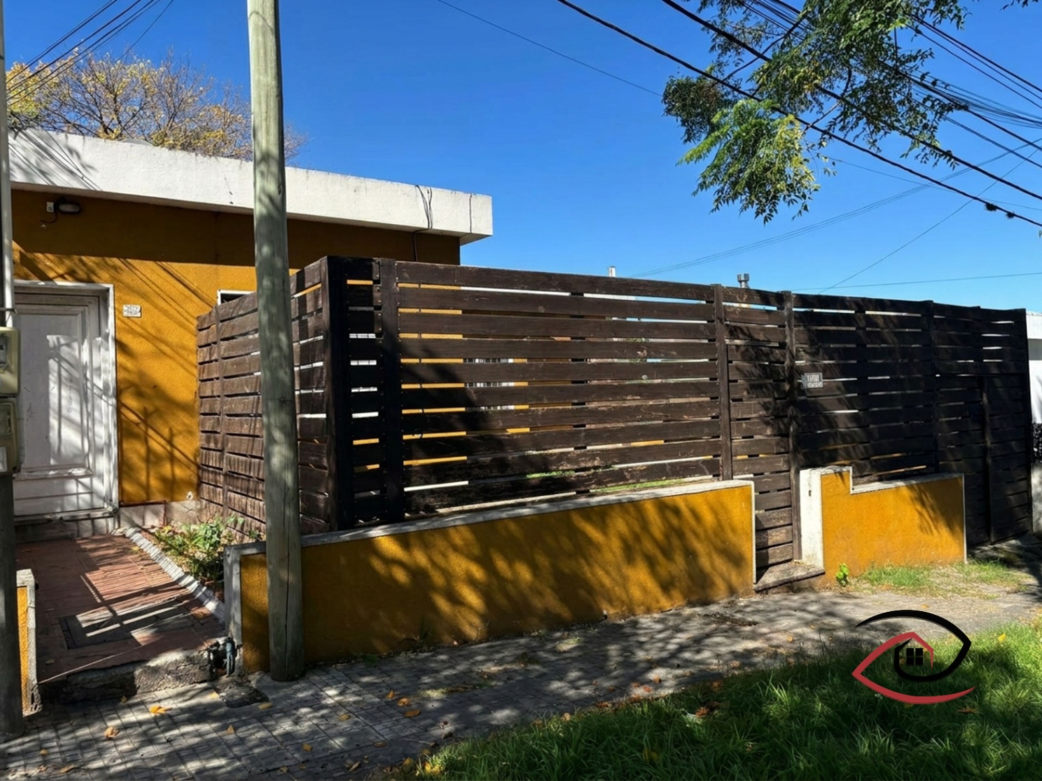 Casa en venta c/ cochera en Brazo Oriental
