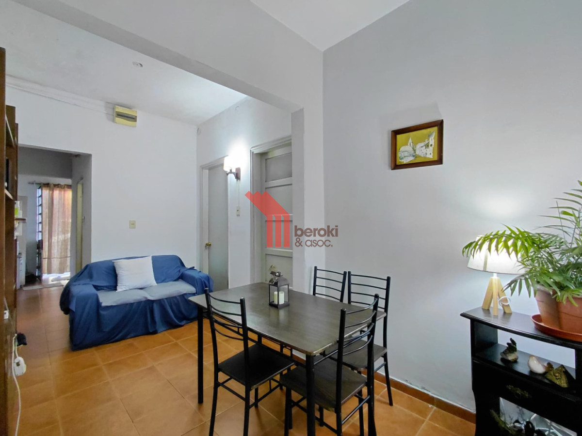 Venta casa, 2 dormitorios, frente y fondo con parrillero, Belvedere