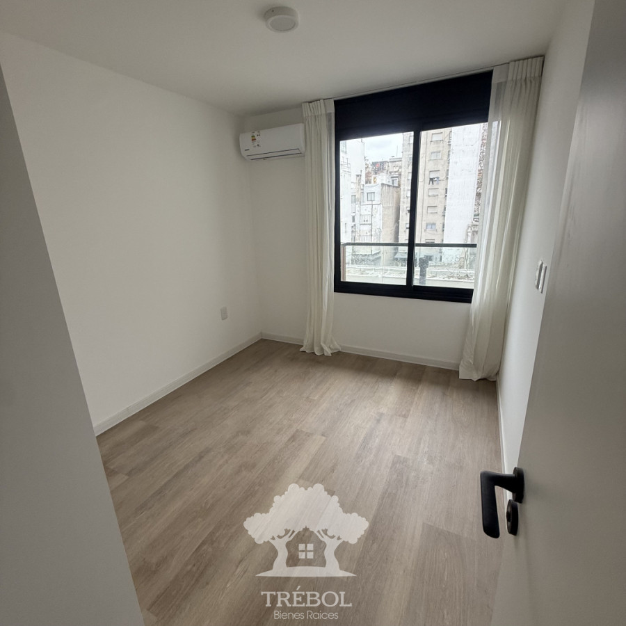 Alquiler apartamento 1 dormitorio a estrenar con amplio patio y cochera B · Foto 8