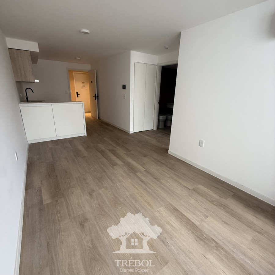 Alquiler apartamento 1 dormitorio a estrenar con amplio patio y cochera B · Foto 5
