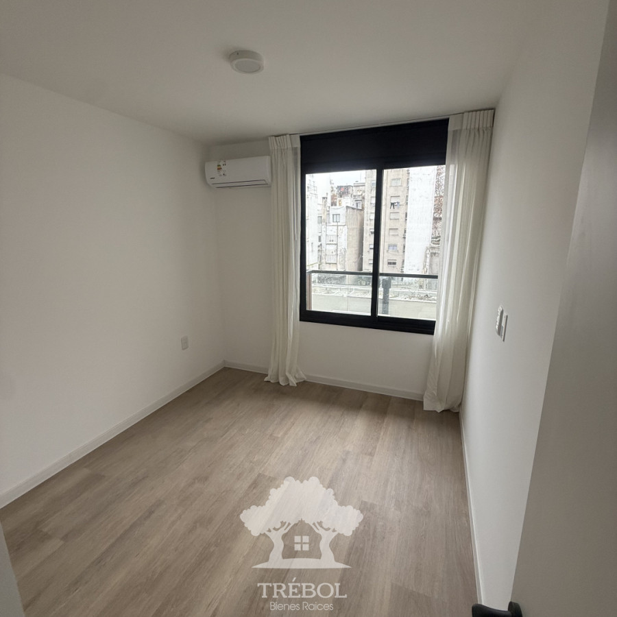Alquiler apartamento 1 dormitorio a estrenar con amplio patio y cochera B · Foto 7