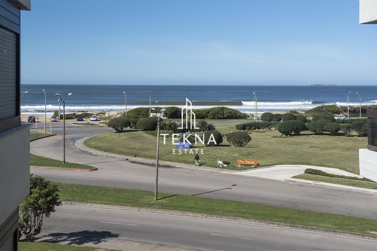 Apartamento en Venta de 2 dormitorios en Edificio Panorama , Punta del este