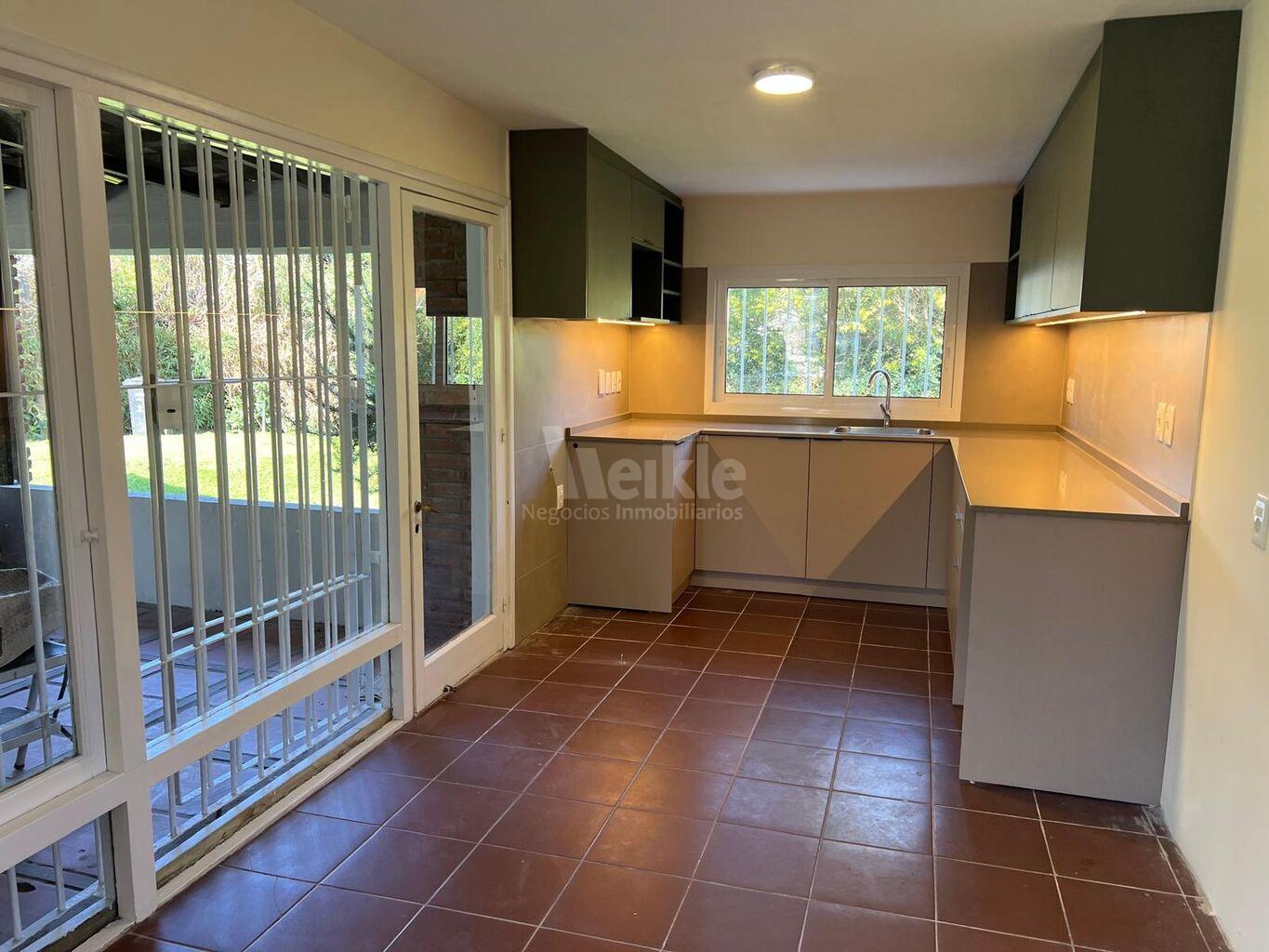 Casa en alquiler a pasos de la playa El Pinar · Foto 5