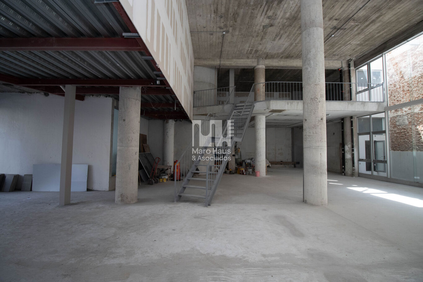 Alquiler de Local Comercial a estrenar en el Centro - 433 m² | Planta Baja con Entrepiso