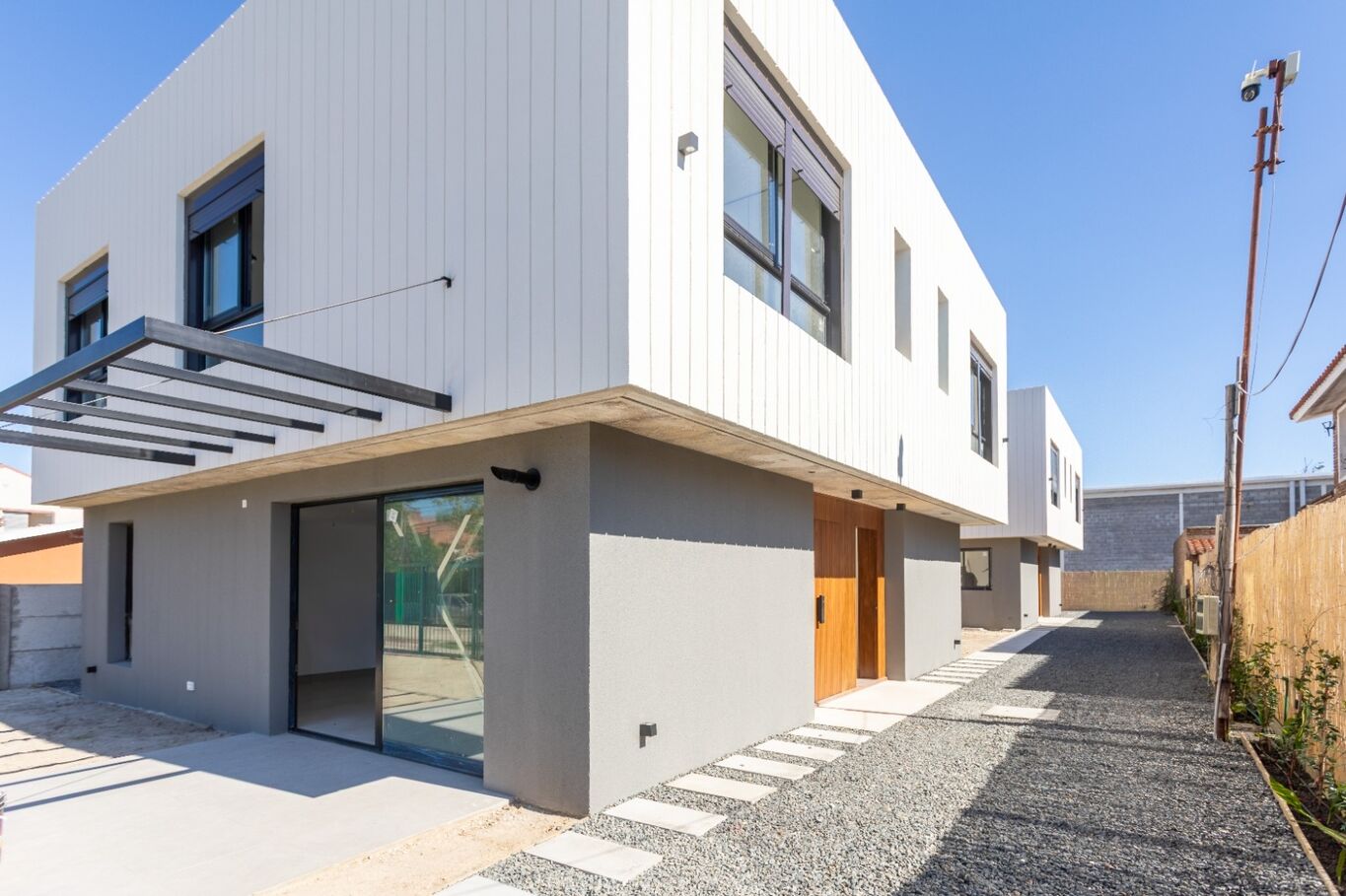 Alquiler de casa en Barra de Carrasco - 3 dormitorios + gran jardín en Housing moderno