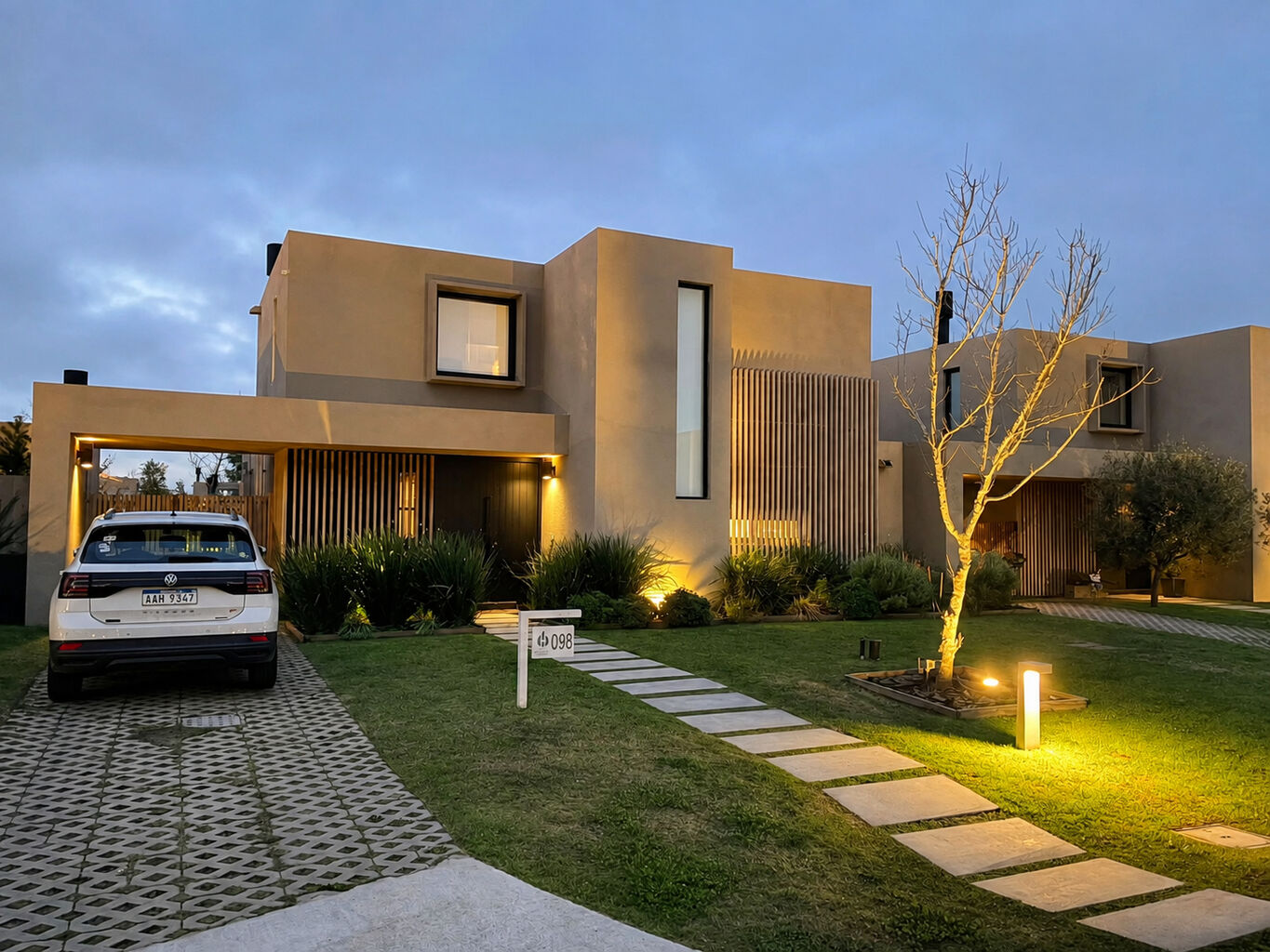 Casa en venta en exclusiva - 3 Dormitorios + Servicio | Huertas de los Horneros