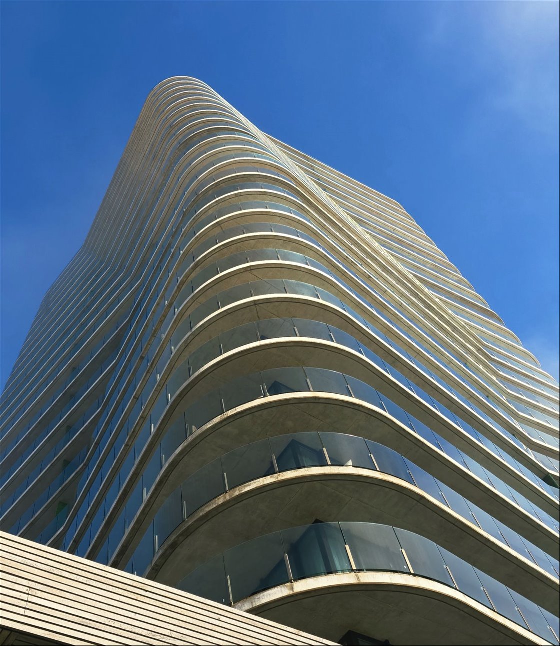 Departamento en Venta y Alquiler mensual,  3 dormitorios en suite - Edificio SURFSIDE- increíble vista