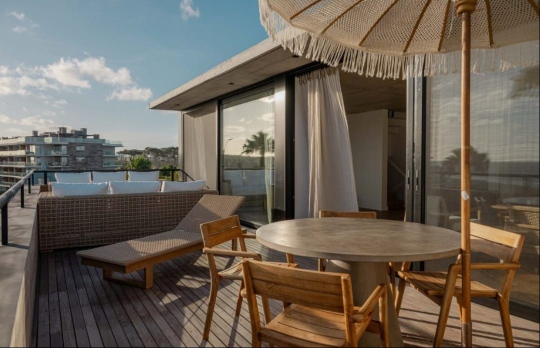 Espectacular departamento Duplex en ALQUILER en Manantiales, Playa Bikini, 3 suites, servicios