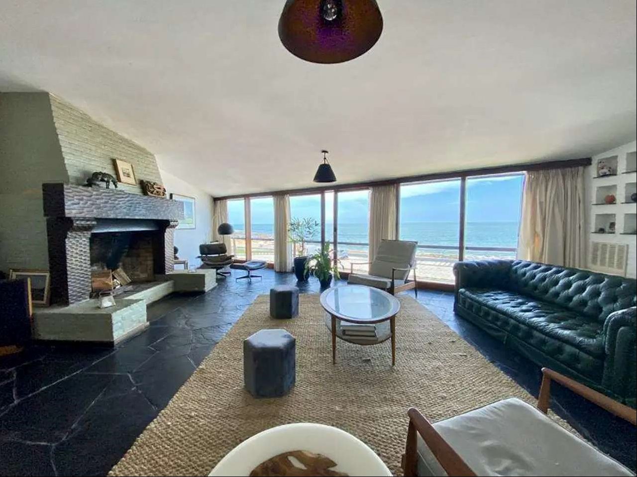 Alquiler temporal casa primera quincena de enero para 14 personas en Punta del Este frente al mar en la Península